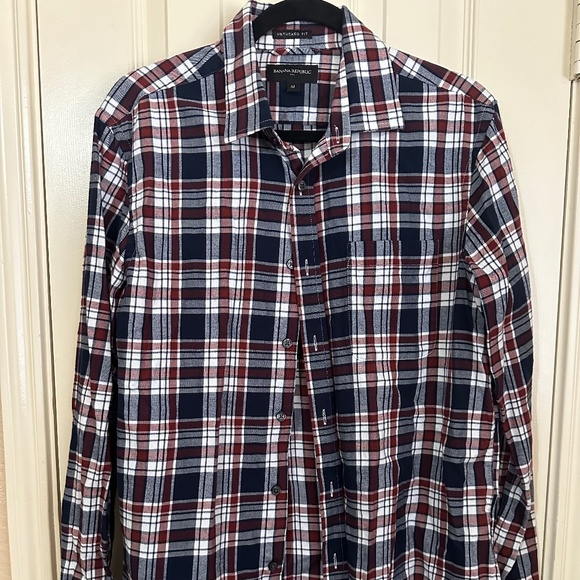 Banana Republic Other - Banana Republic Untucked Flannel Button Shirt